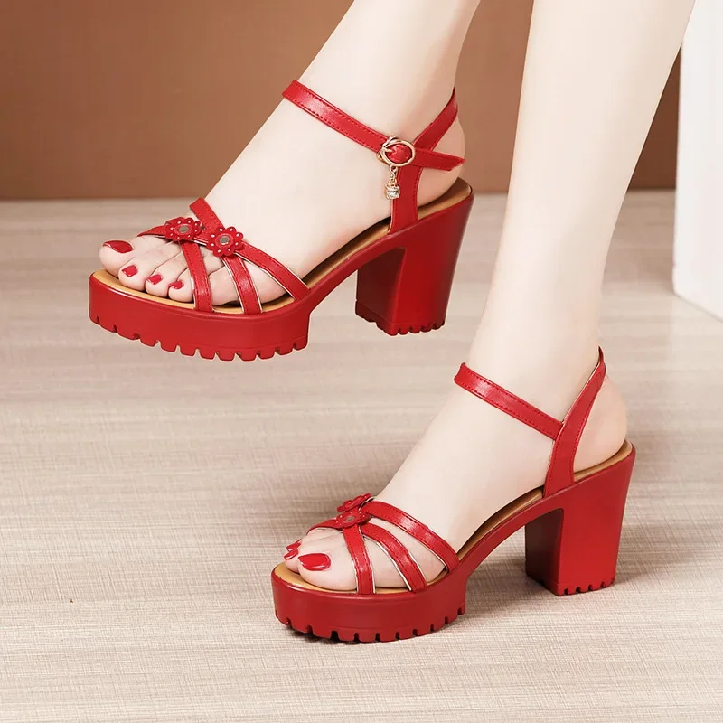 Leather Work Heels - Sandales à plateforme élégantes en cuir