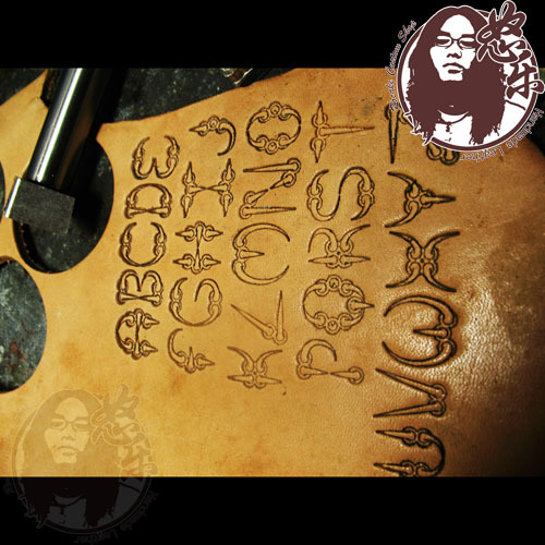 36 moules en cuir pour lettres - Unique Leather Work avis et prix