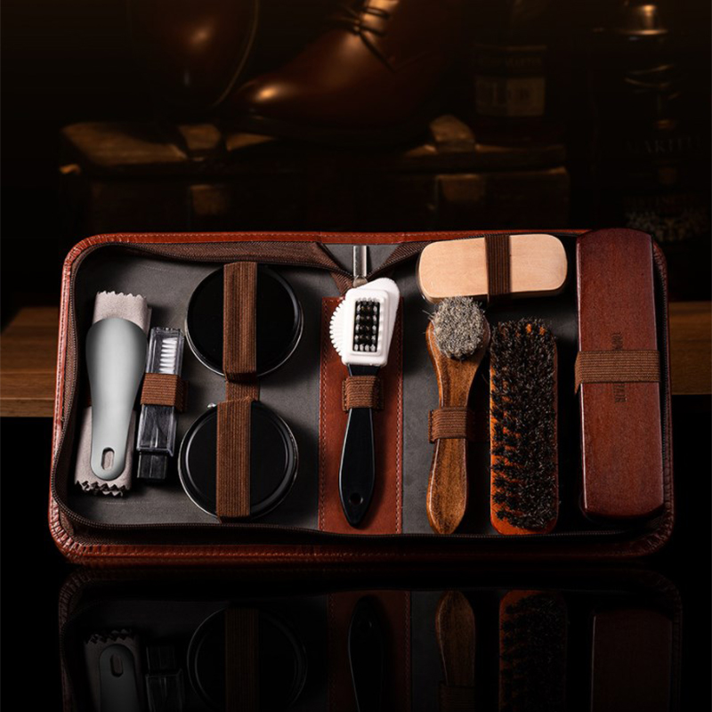 Ensemble de brosses à chaussur - Leatherwork Kit avis et prix